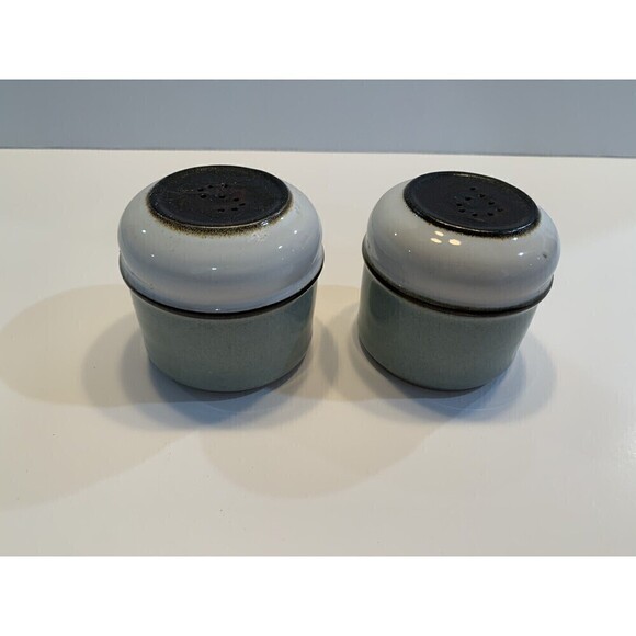 Vintage Denby Romance Salt & Pepper Made In England Blue White Classic Ceramic - Picture 8 of 9